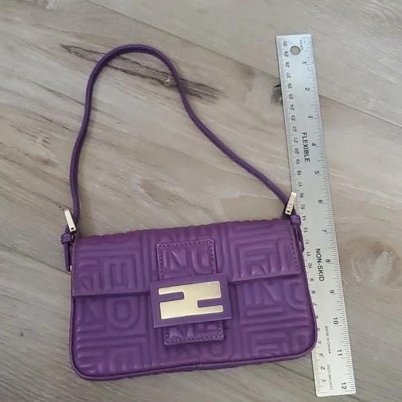 Fendi 2008 Leather Baguette Logo Embossed Mini - Picture 11 of 12